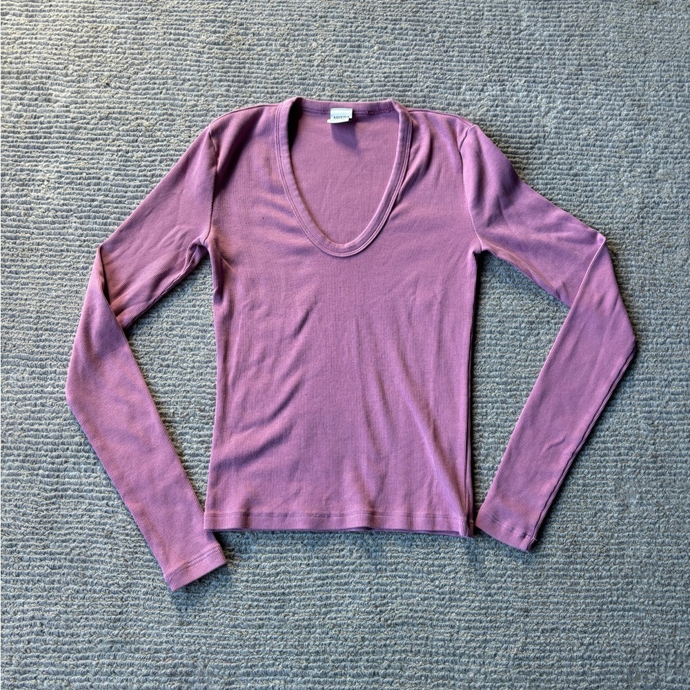Aritzia contour long sleeve